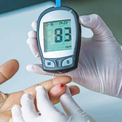 blood glucose meter, the blood sugar value is measured on a fing